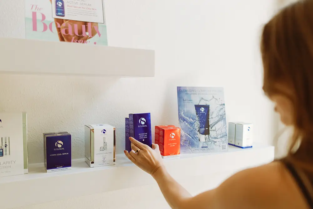 Esthetician Virtual Consultation Skin Expert